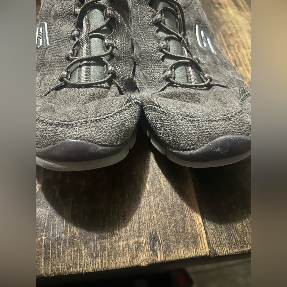 Skechers Women's Size 11 Simply Serene Memory Foam Dark Taupe Sneakers - Picture 2 of 9